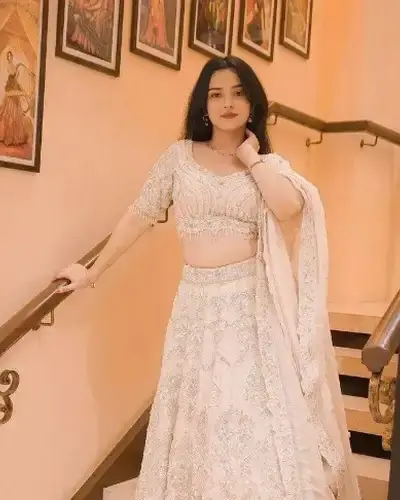 Escort Barghat